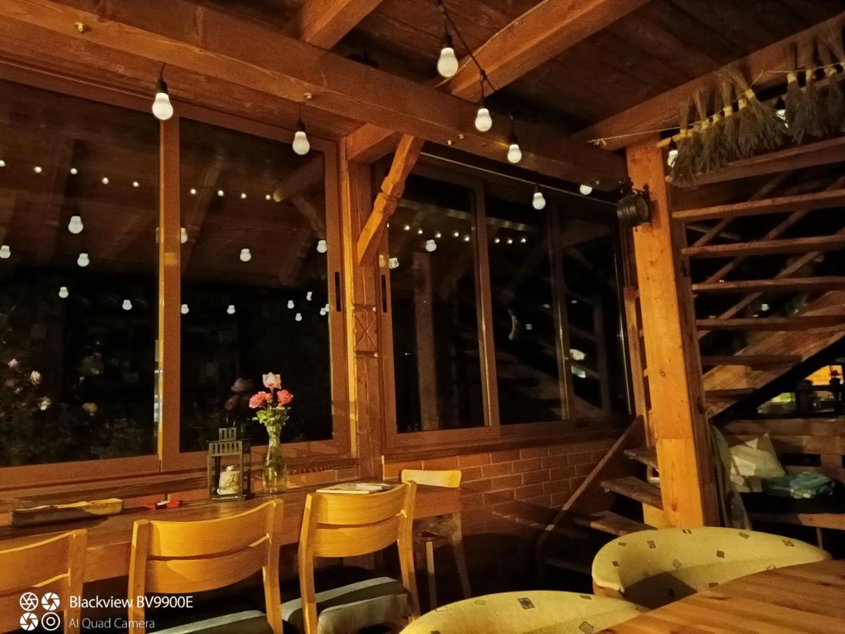 Rose Hip Hill Farm Bed & Breakfast Valea Tirnei Екстериор снимка