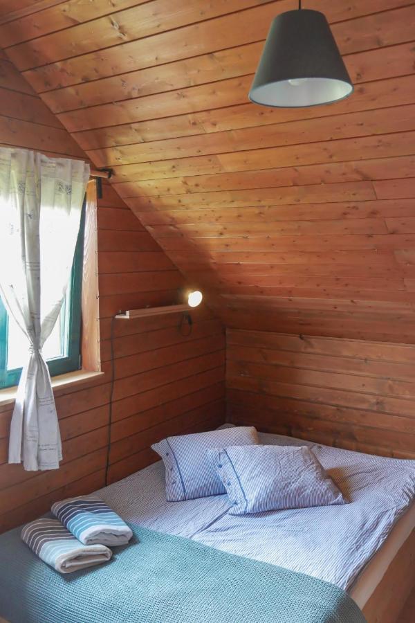 Rose Hip Hill Farm Bed & Breakfast Valea Tirnei Екстериор снимка