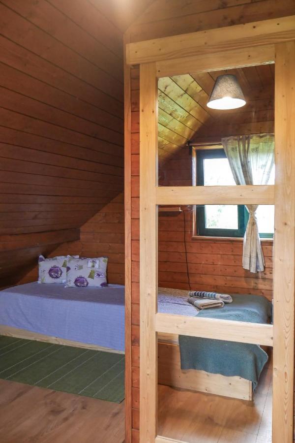 Rose Hip Hill Farm Bed & Breakfast Valea Tirnei Екстериор снимка